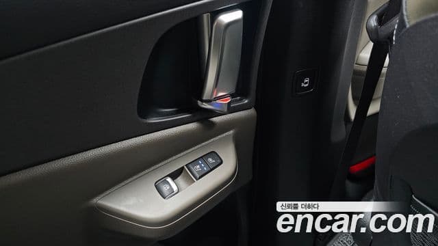 Kia Carnival 2024 — Şəkil 19/20