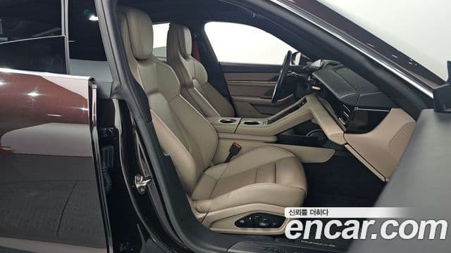 Porsche Taycan 2021 — ფოტო 8/20