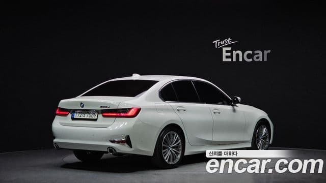 BMW 3 Series 2021 — Şəkil 18/20