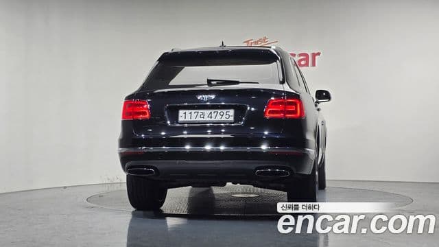 Bentley Bentayga 2018 — Photo 12/20