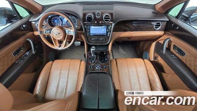 Bentley Bentayga 2018 — Photo 10/20