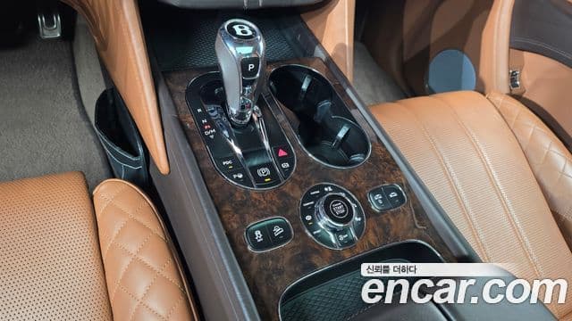 Bentley Bentayga 2018 — Photo 6/20