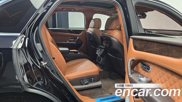 Bentley Bentayga 2018 — Photo 19/20