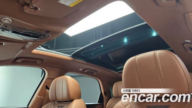 Bentley Bentayga 2018 — Photo 2/20