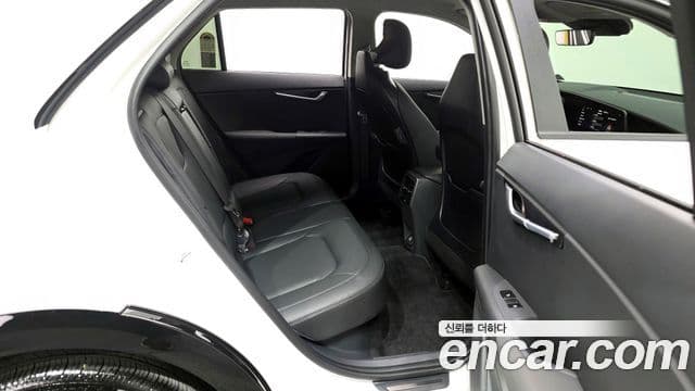 Kia Niro 2025 — Şəkil 12/20