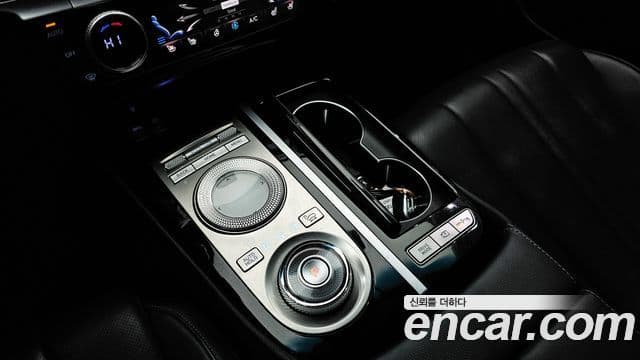 Genesis Electrified G80 2021 — Şəkil 9/20