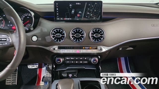 Kia Stinger 2021 — Şəkil 15/20