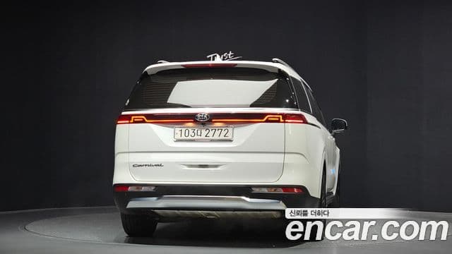 Kia Carnival 2020 — ფოტო 4/20