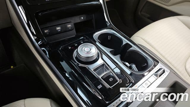 Kia Carnival 2020 — ფოტო 9/20