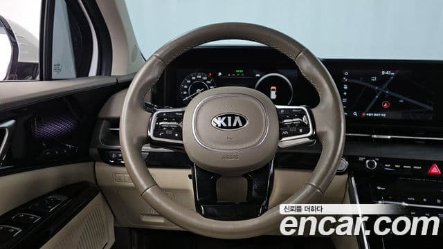 Kia Carnival 2020 — ფოტო 13/20