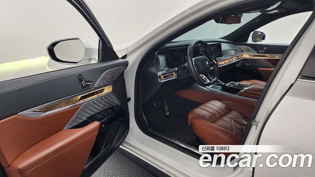 BMW 7 Series 2023 — Photo 3/20