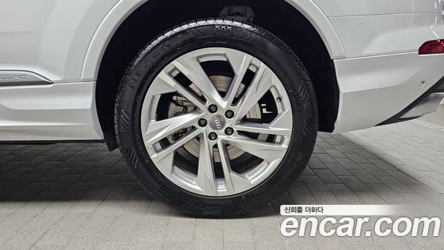 Audi Q7 2021 — Şəkil 4/20