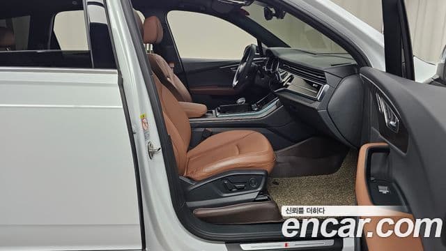 Audi Q7 2021 — Şəkil 11/20