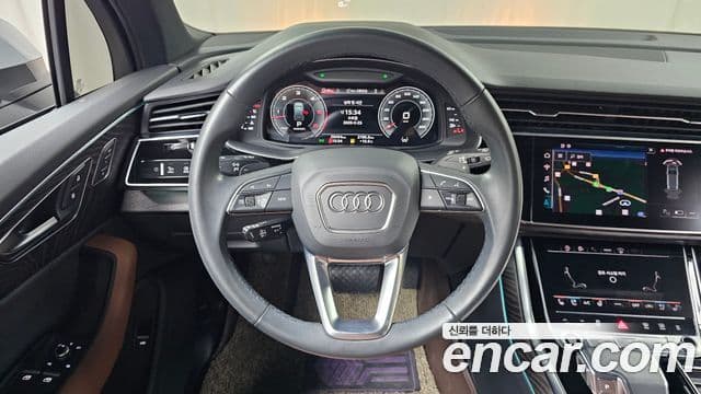 Audi Q7 2021 — Şəkil 13/20