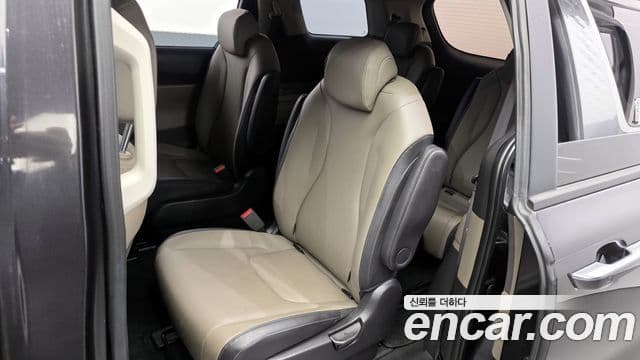 Kia Carnival 2024 — фото 11 из 20