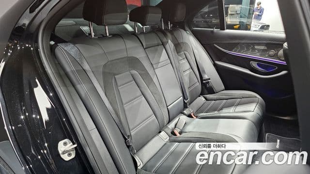 Mercedes-Benz E-Class 2023 — Фото 11/20