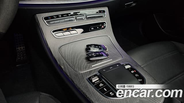 Mercedes-Benz E-Class 2023 — Фото 17/20