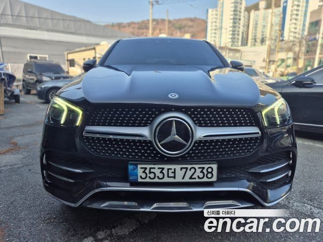 Mercedes-Benz GLE-Class 2021 — ფოტო 8/20