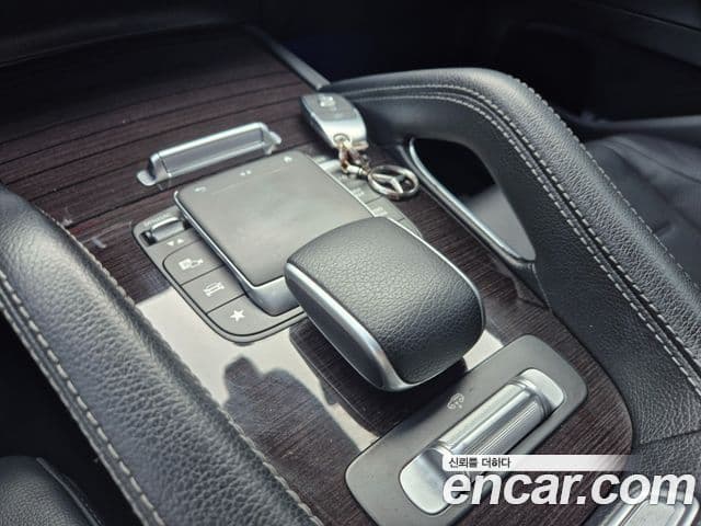 Mercedes-Benz GLE-Class 2021 — ფოტო 3/20