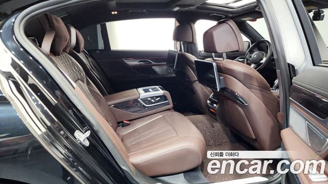 BMW 7 Series 2019 — Şəkil 12/20
