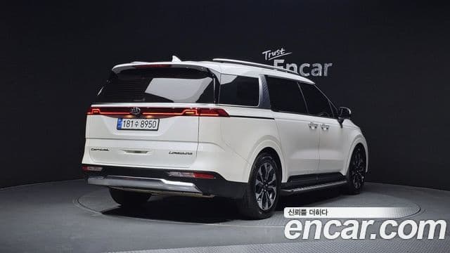 Kia Carnival 2021 — Фото 2/20