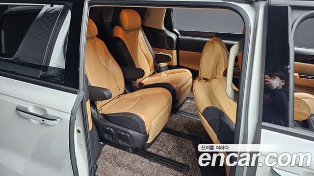 Kia Carnival 2021 — Фото 12/20
