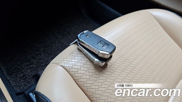 Kia Carnival 2021 — Фото 17/20