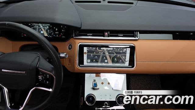 Land Rover Range Rover Velar 2022 — ფოტო 14/20