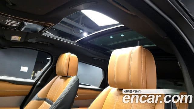 Land Rover Range Rover Velar 2022 — ფოტო 18/20