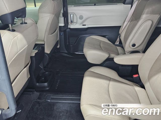 Toyota Sienna 2021 — Şəkil 14/20