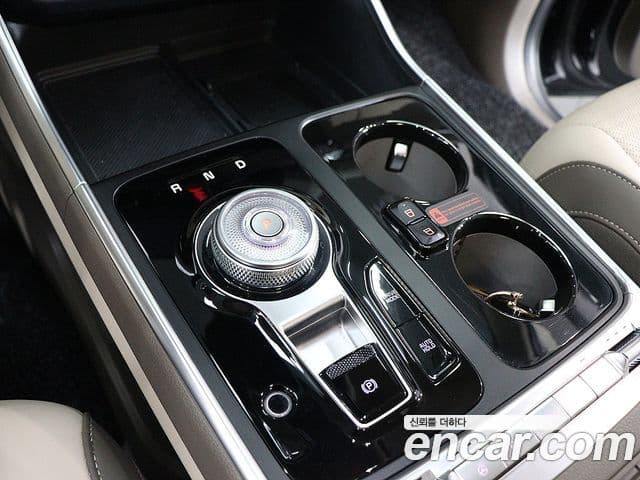 Kia Carnival 2024 — ფოტო 10/20