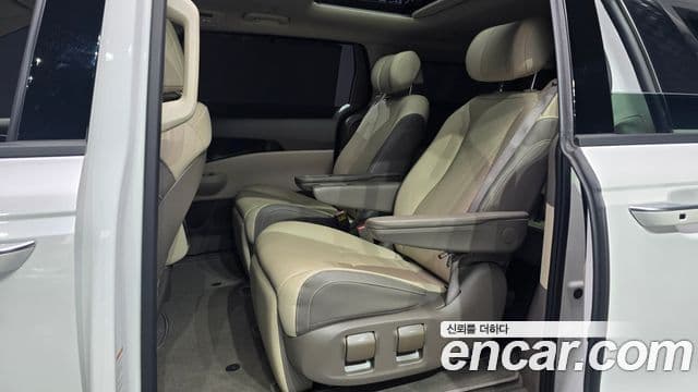 Kia Carnival 2024 — ფოტო 7/20