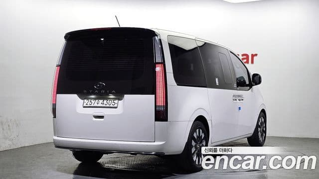Hyundai Staria 2022 — ფოტო 2/20