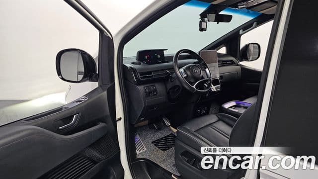 Hyundai Staria 2022 — ფოტო 10/20