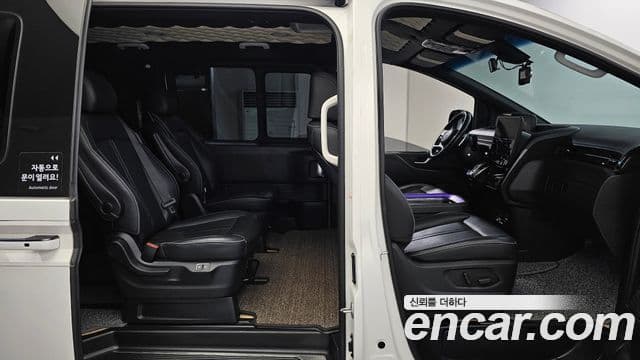 Hyundai Staria 2022 — ფოტო 11/20