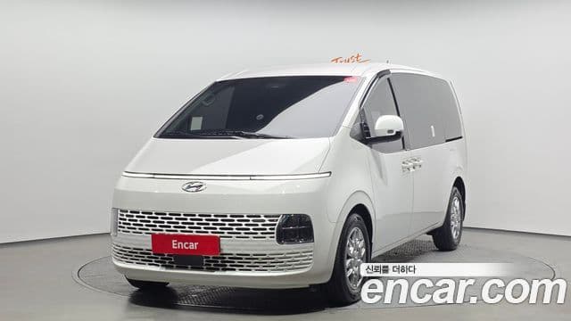 Hyundai Staria 2023 — Фото 1/20