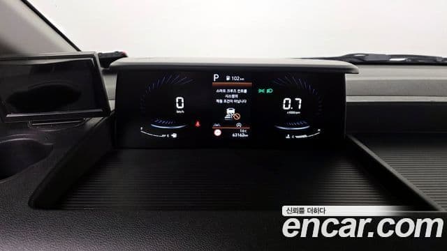 Hyundai Staria 2023 — Фото 8/20