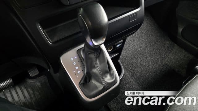 Hyundai Staria 2023 — Фото 9/20