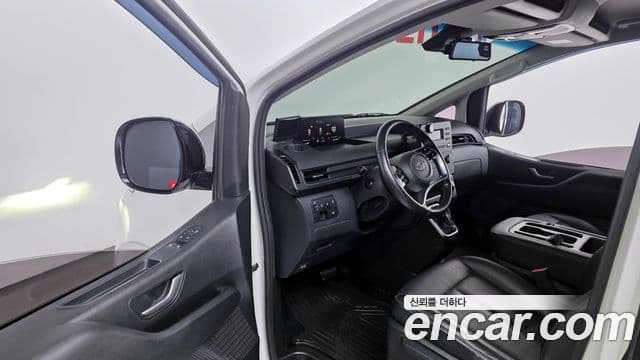 Hyundai Staria 2023 — Фото 10/20