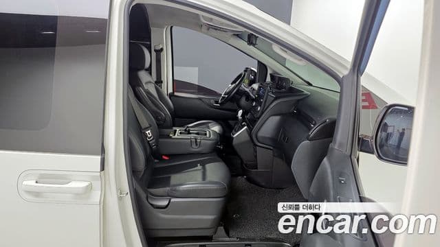 Hyundai Staria 2023 — Фото 11/20