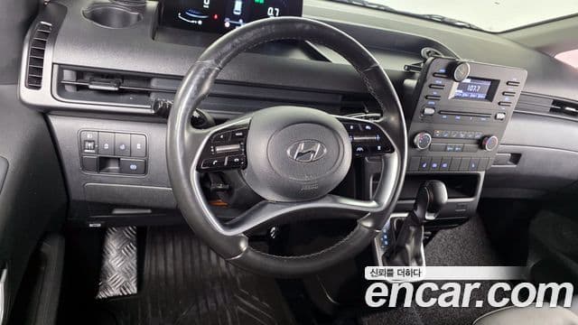 Hyundai Staria 2023 — Фото 13/20