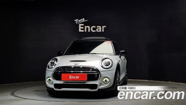 Mini Cooper S 2019 — ფოტო 3/20