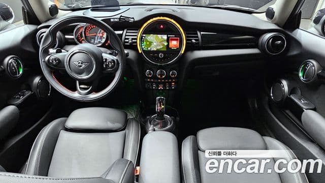 Mini Cooper S 2019 — ფოტო 7/20