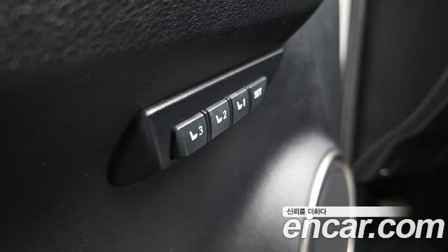 Lexus NX300h 2019 — Şəkil 18/20