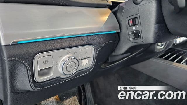 Mercedes-Benz GLE-Class 2021 — Şəkil 18/20