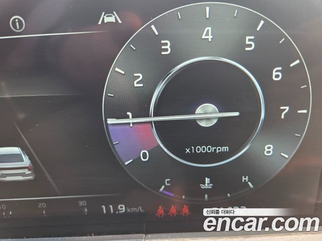 Kia K8 2022 — Şəkil 8/11