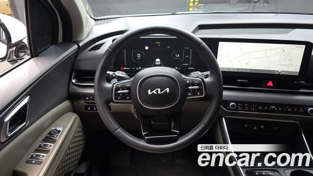 Kia Carnival 2024 — ფოტო 13/20
