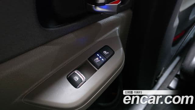 Kia Carnival 2024 — ფოტო 18/20