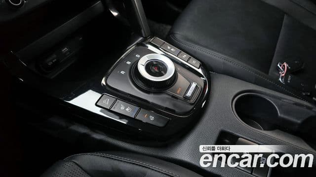 Kia Seltos 2023 — ფოტო 9/20