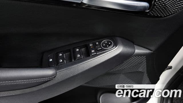 Kia Seltos 2023 — ფოტო 16/20